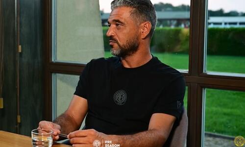 «Μου παρείχαν όλους τους παίκτες που ήθελα, είναι ευθύνη...» (βίντεο) thumb