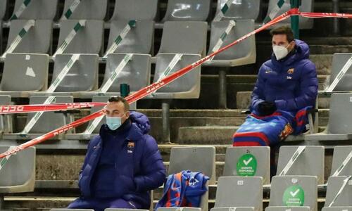 Μέσι: Κατέβηκε στον πάγκο να εμψυχώσει τους συμπαίκτες του (pics) thumb