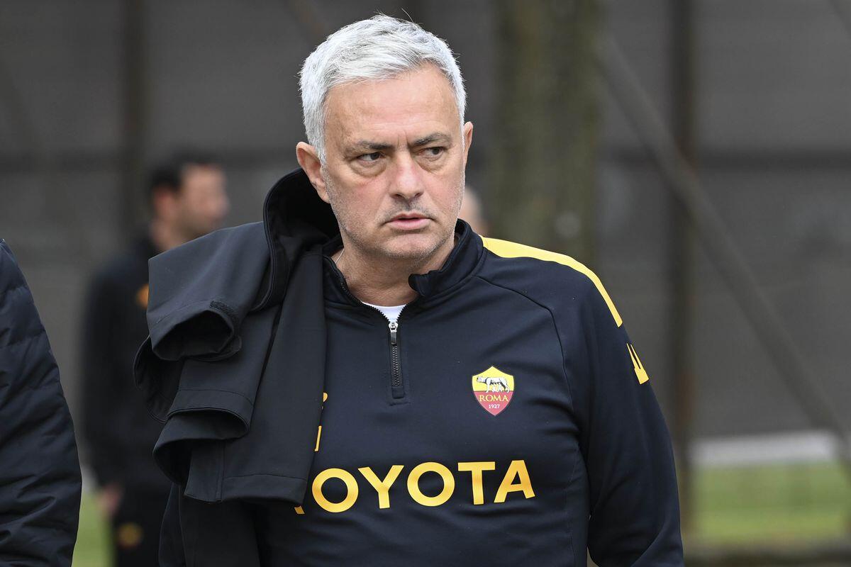 Πρόστιμο σε Μουρίνιο μετά την κριτική σε διαιτητή!  thumb