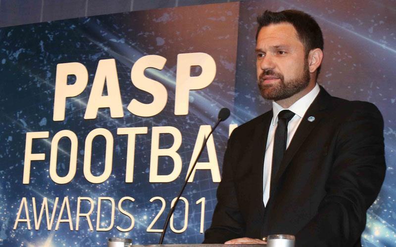 «Βγάζουν τους ποδοσφαιριστές από την πρίζα και τους... 'σκοτώνουν'» thumb