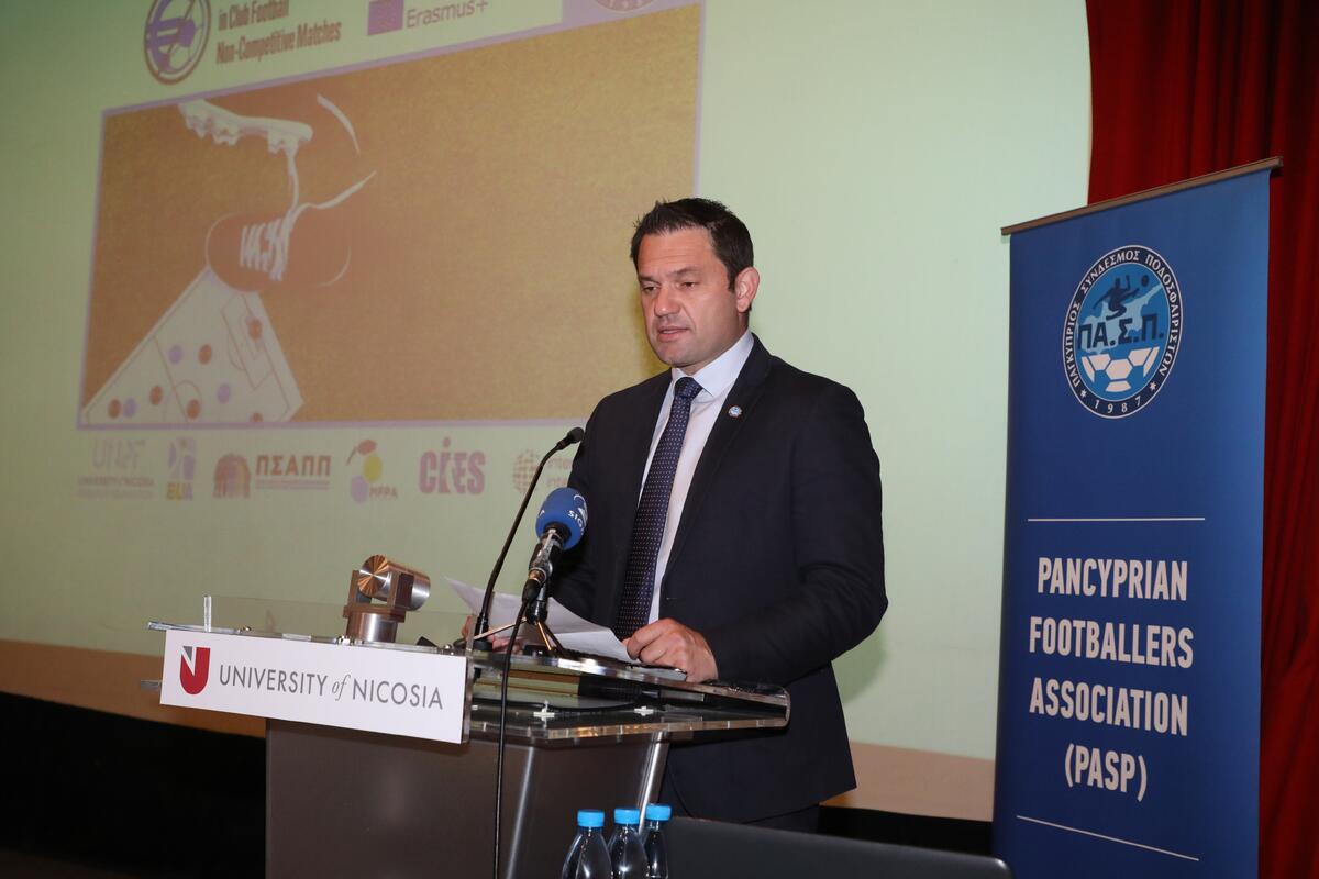 «Λένε ότι τους συμφέρει και πουλούν σανό στον κόσμο, μόνο στην Κύπρο αυτό...» thumb