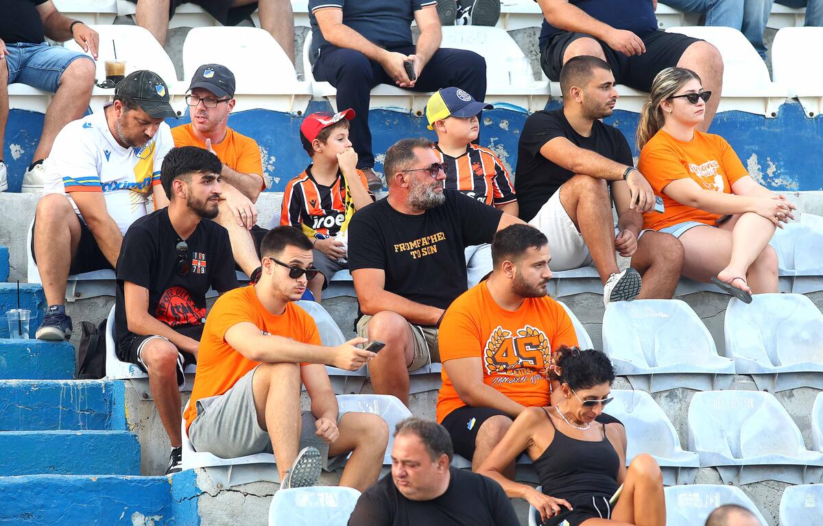 Δύο κερκίδες στη διάθεση των φίλων του ΑΠΟΕΛ με Ομόνοια Αρ. thumb
