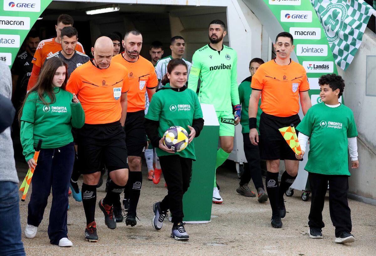 «Έχουμε παράπονα από τη διαιτησία - γίνονται σκέψεις για καταγγελία» - τι είπε για Λόπες thumb