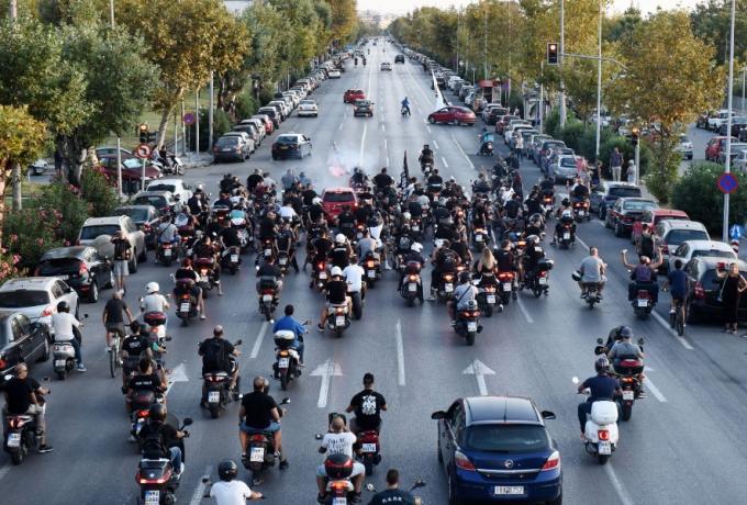 «Χαμός» έξω από το Μακεδονία Παλλάς: «ΠΑΟΚ εσύ θα προκριθείς» (vids) thumb