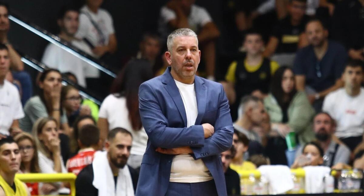 Αιχμές από το Μαρούσι: «Νιώθουμε σαν κάποιος να θέλει να κάνει επάνω μας επίδειξη δύναμης» (video) thumb