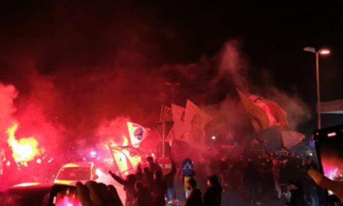 Η Ρώμη στις φλόγες για το ντέρμπι της πόλης (vids, pics) thumb