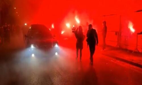  Με καπνογόνααποχαιρέτησαν τον Πάολο Ρόσι (pics/vids) thumb