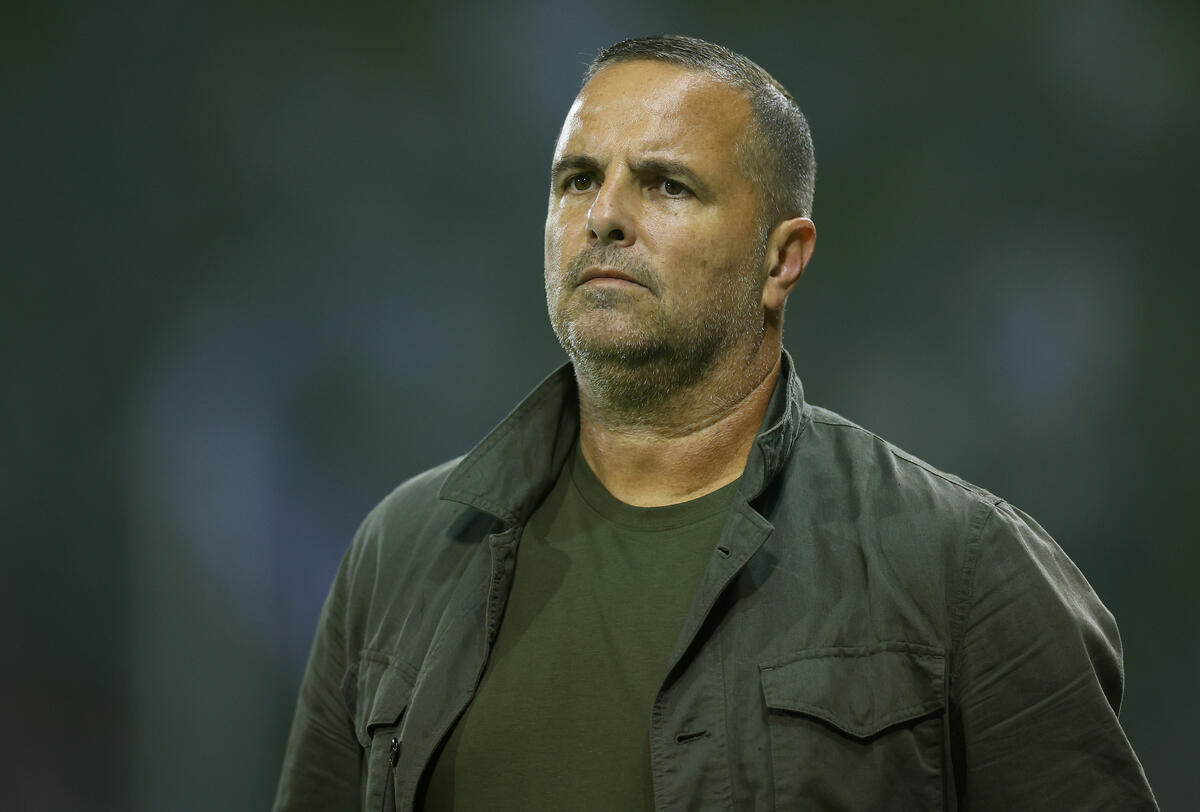 Δεν πείραξε «τρίχα» ο Σιμόν  thumb