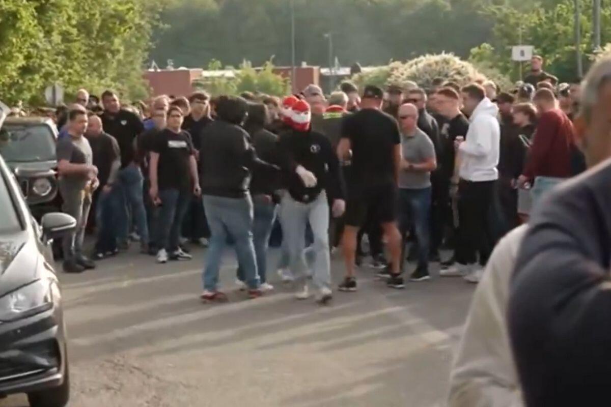 Σκηνές τρόμου για τον Λαΐφη και όχι μόνο: Μπλόκο από τους οπαδούς! (Βίντεο) thumb
