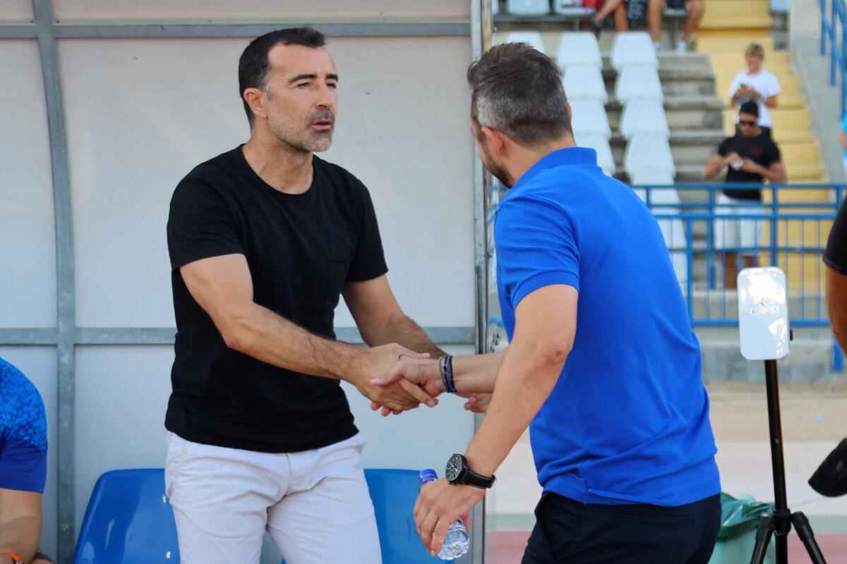 Με δύο αλλαγές και έναν εκτός thumb