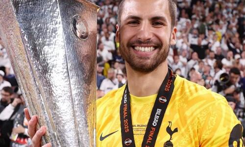 Πήρε το Europa League και αποσύρθηκε στα 26 του thumb