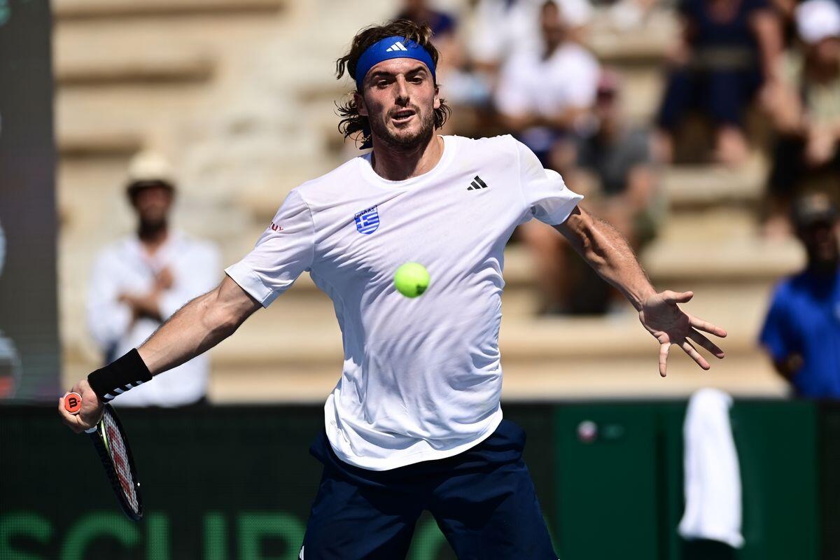Davis Cup: Εγκατέλειψε ο Κλέιν, πήρε το παιχνίδι ο Τσιτσιπάς thumb