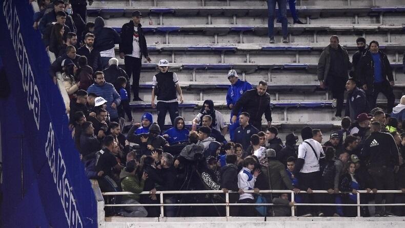 Οπαδοί επιτέθηκαν σε παίκτες, τους απείλησαν με όπλα! thumb