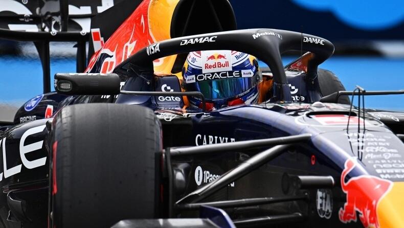 O Φερστάπεν κατέκρινε τη Red Bull για το στήσιμο της RB22 thumb