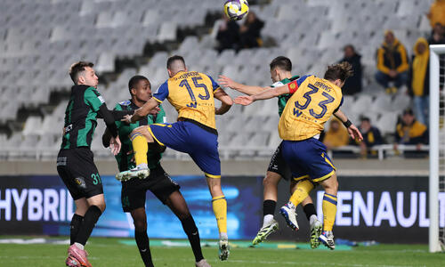 Ολυμπιακός-ΑΕΛ 0-0: Βαθμός και με 9 παίκτες για τους γηπεδούχους - (Χ) άθηκαν οι «γαλαζοκίτρινοι» thumb