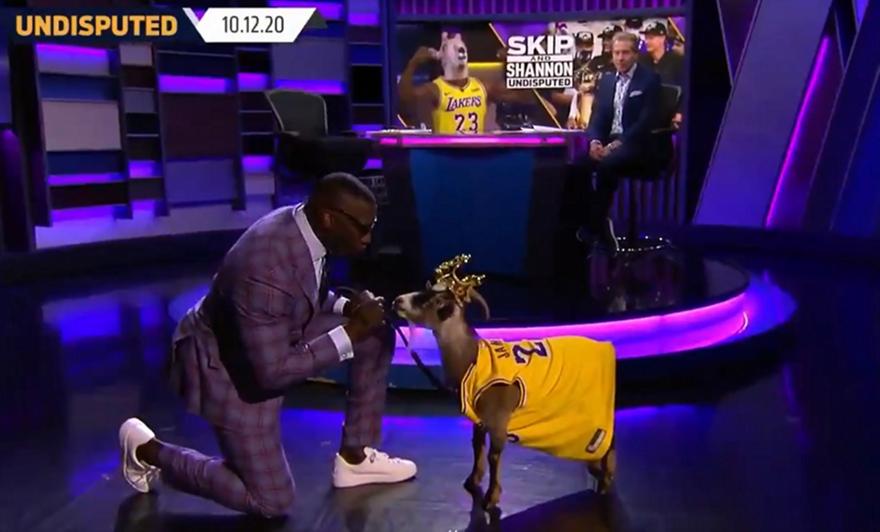 Ο Λεμπρόν έγινε στην κυριολεξία… GOAT (video) thumb