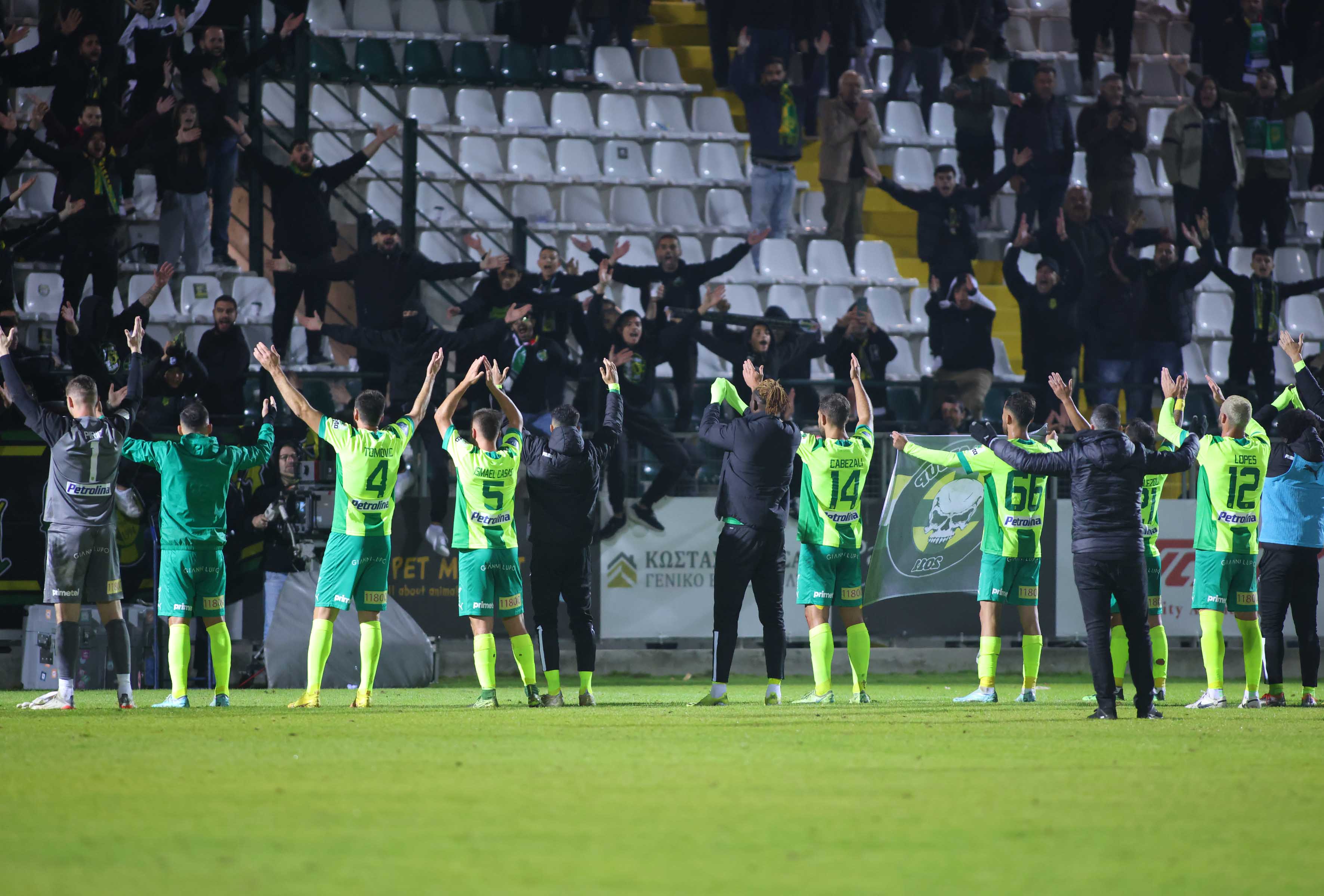 To «χρυσό» γκολ και όχι μόνο που την έφερε στο -2 (βίντεο) thumb