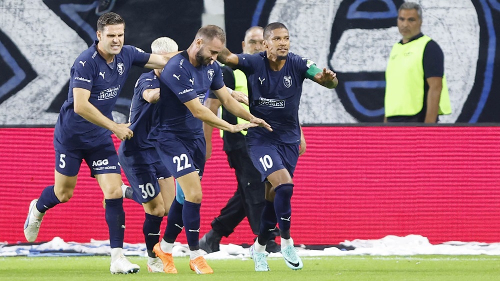 Απόλλων-Πάφος 0-3: Του άναψε κόκκινο και τον έριξε από την κορυφή! thumb