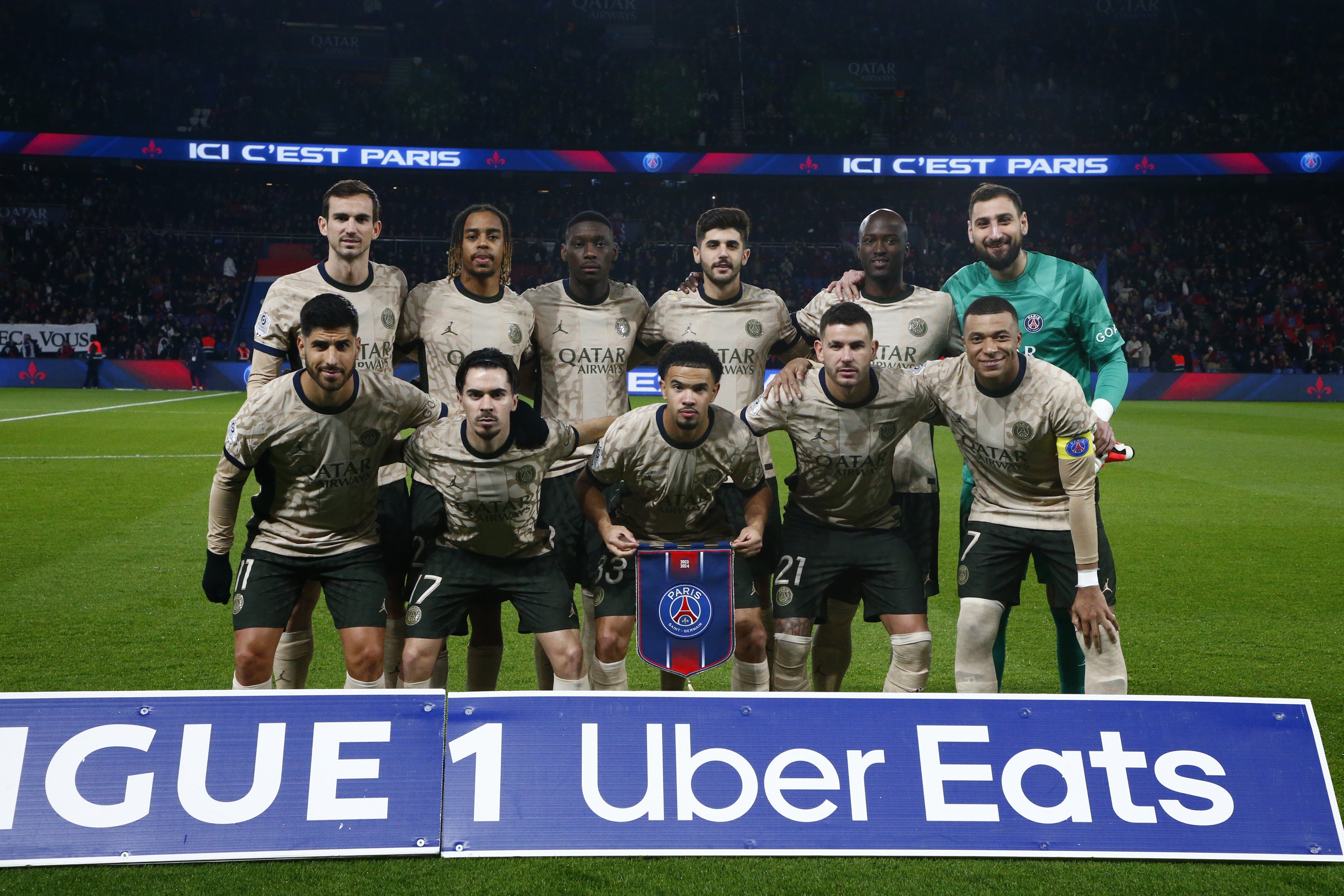 Ligue 1: Πήρε τον βαθμό στο Παρίσι η Μπρεστ και έμεινε μόνη τρίτη thumb