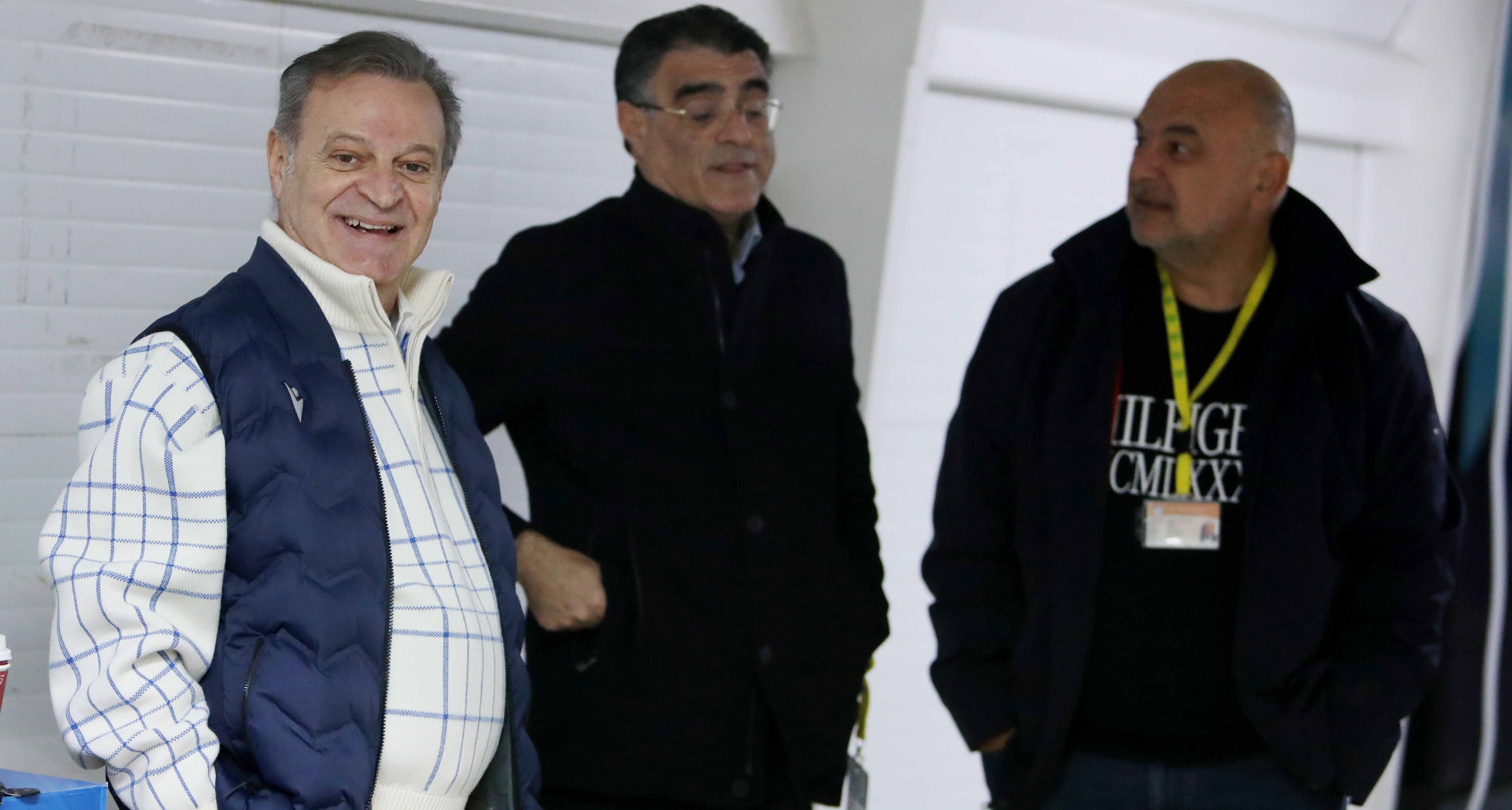 Προεδρικό… πηγαδάκι thumb