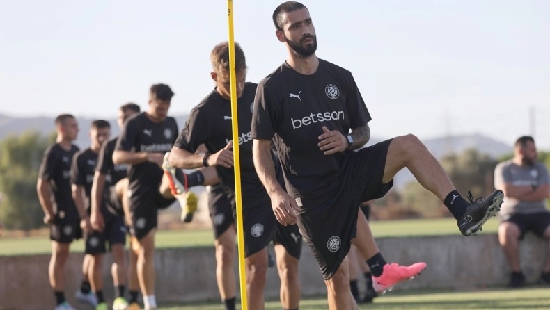 Έκλεισε φιλικό με ομάδα επαγγελματιών που δεν έχουν συμβόλαιο thumb