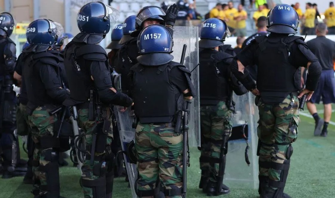 Επεισόδια με πετροβολισμούς μετά το ΑΕΚ – ΑΕΛ thumb