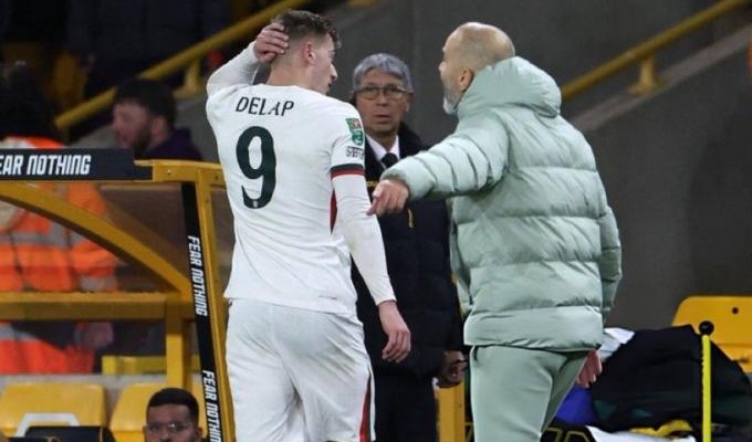 Έβγαλε στη... σέντρα τον Ντέλαπ: «Πιθανότατα παίζει για τον εαυτό του» thumb