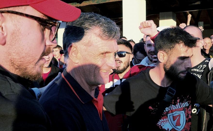 Πάτησε Σύρο ο Ολυμπιακός - Αποθέωση από τον κόσμο thumb