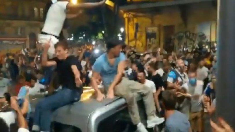 Χαμός στους δρόμους της Μασσαλίας! (video) thumb