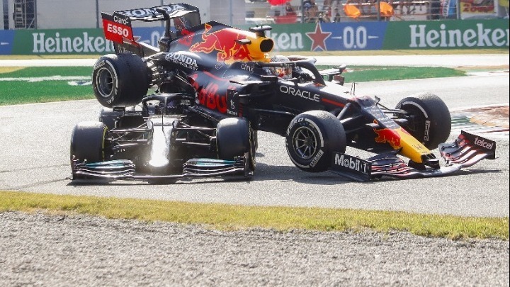 Η Red Bull κατηγορεί τη Mercedes για υπερβολή στον τραυματισμό του Χάμιλτον thumb