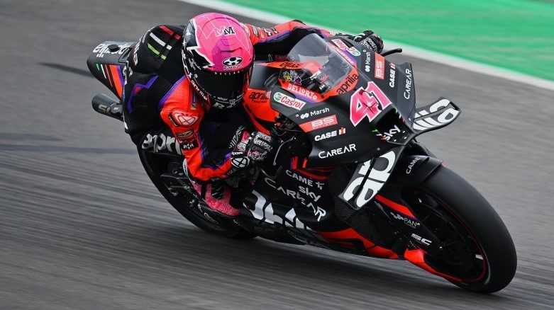 MotoGP: Εκπληκτική νίκη για Αλέιξ Εσπαργκαρό στο θρίλερ του Σίλβερστον thumb