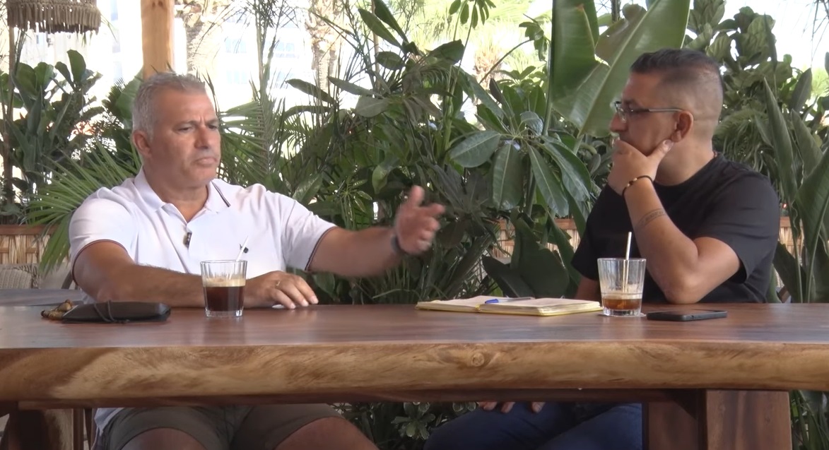 «Έπαιζα σε ΑΕΚ και Ανόρθωση και στο κινητό μου έπαιζε ο ύμνος της Ομόνοιας» thumb