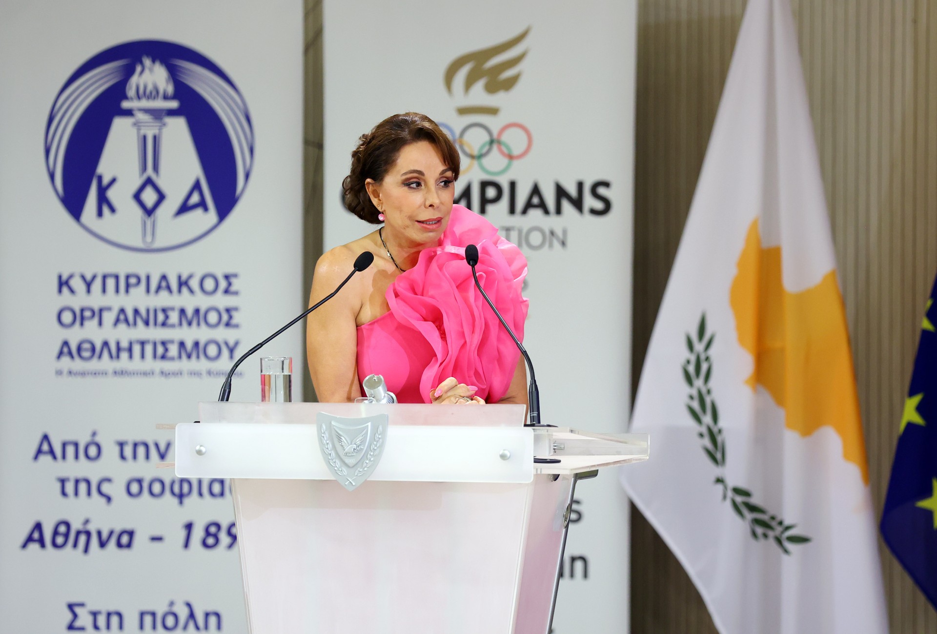 Βίντεο: Η καθηλωτική ομιλία της Βούλας Πατουλίδου προς τους αθλητές thumb