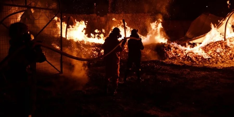 LIVE: Μάχη με τις αναζωπυρώσεις στην Αττική-Βρέθηκε απανθρακωμένη σορός thumb