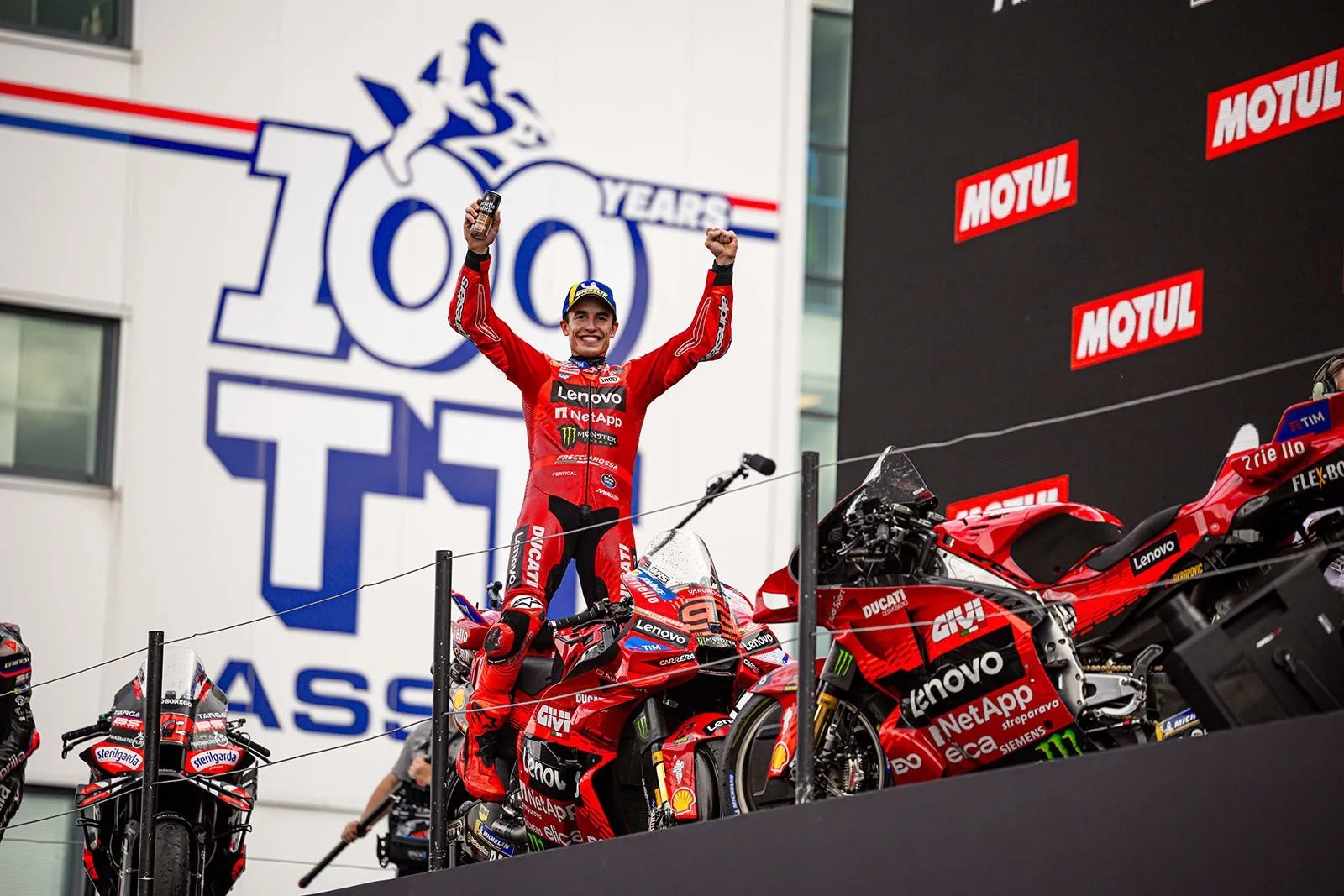 Moto GP: Ο Μάρκεθ παγκόσμιος πρωταθλητής για 7η φορά (pics) thumb