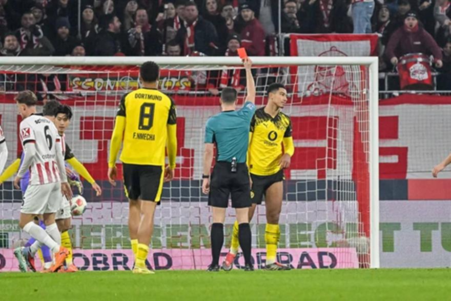 Bundesliga: Η αποβολή του Μπέλιγχαμ στοίχισε στη Ντόρτμουντ thumb