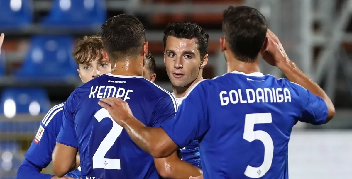 Κόμο - Πίζα 5-0: Ο Δουβίκας την οδηγεί στα «αστέρια» thumb