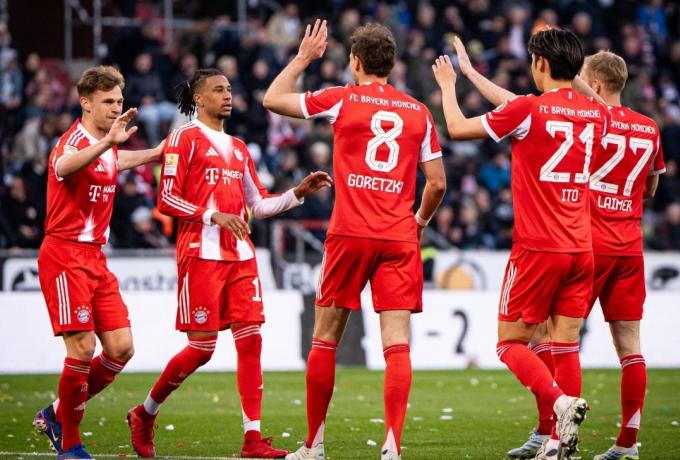 Bundesliga: Ομάδα από... άλλο πλανήτη η Μπάγερν thumb