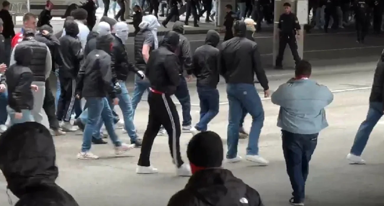 Σοβαρά επεισόδια στο Μόναχο πριν το Μπάγερν - Στουγκάρδη με 100 προσαγωγές (video) thumb